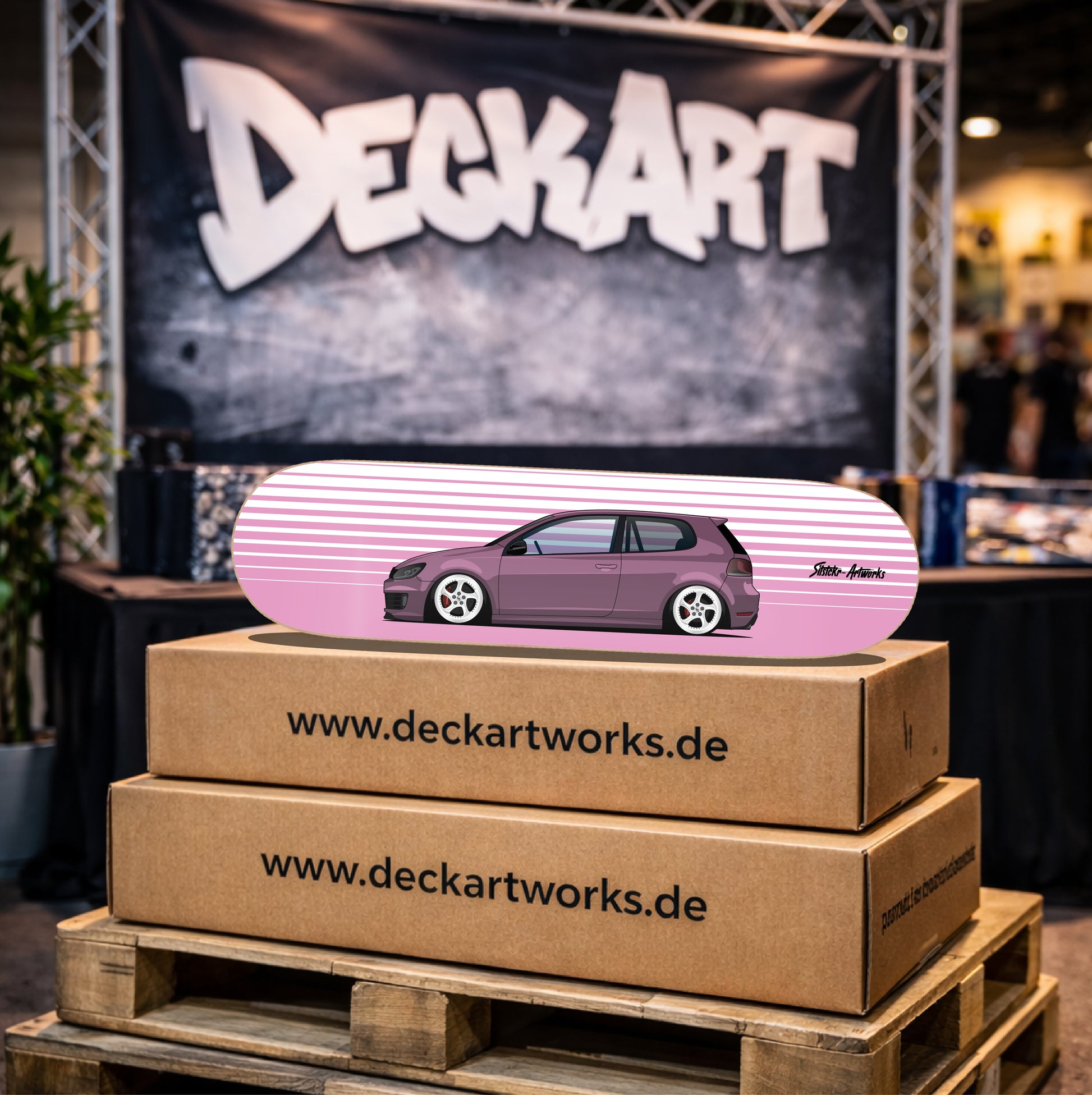 VW Golf 6R Rosè / Skateboard Deck Street Art Wanddeko