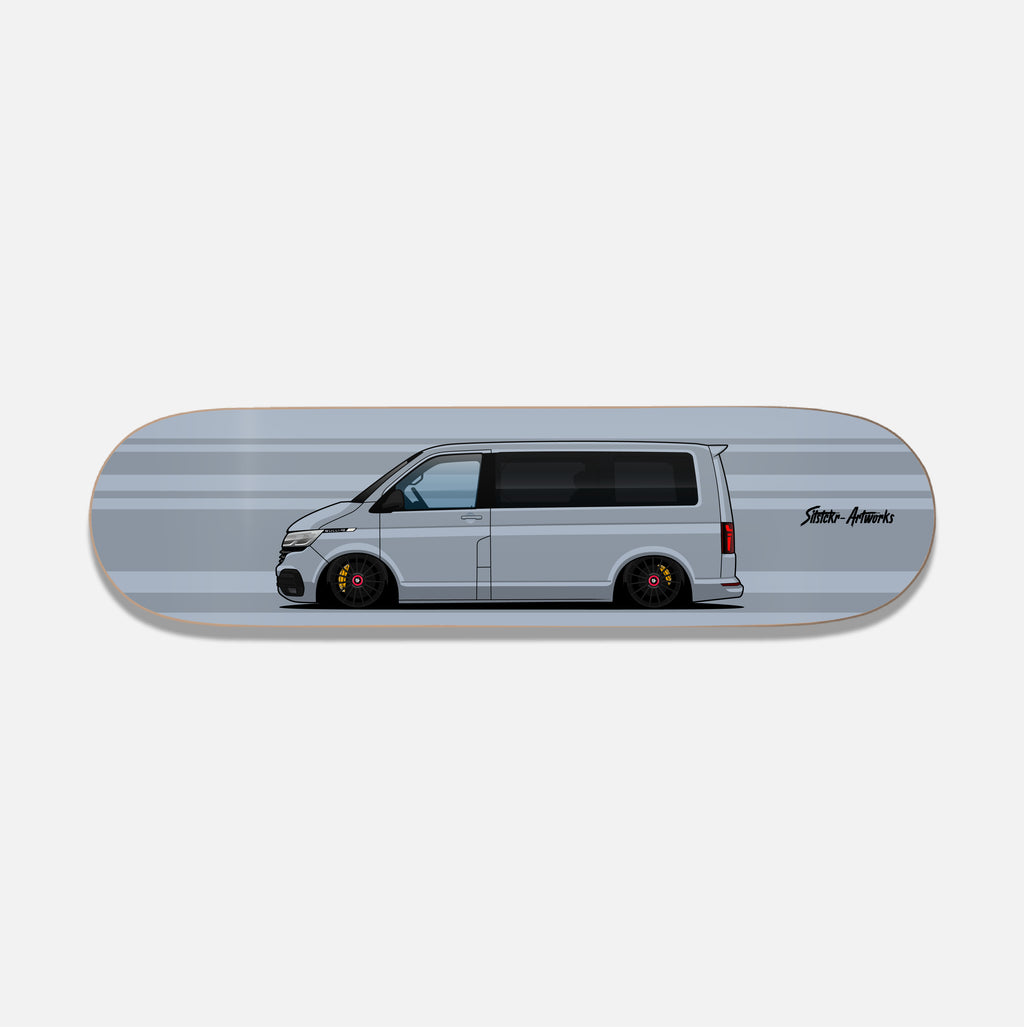 VW T6.1 – Familie auf Tiefgang / Skateboard Deck Wanddeko Street Art